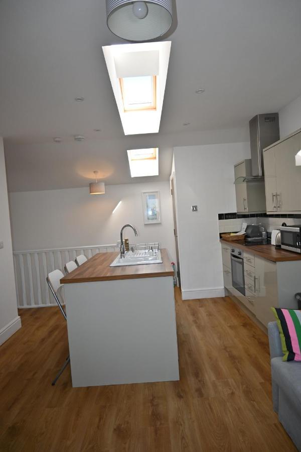 אקסמות' Apartment No. 8, 1 Bed, Sleeps 4 מראה חיצוני תמונה