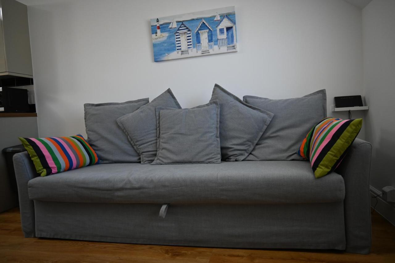 אקסמות' Apartment No. 8, 1 Bed, Sleeps 4 מראה חיצוני תמונה