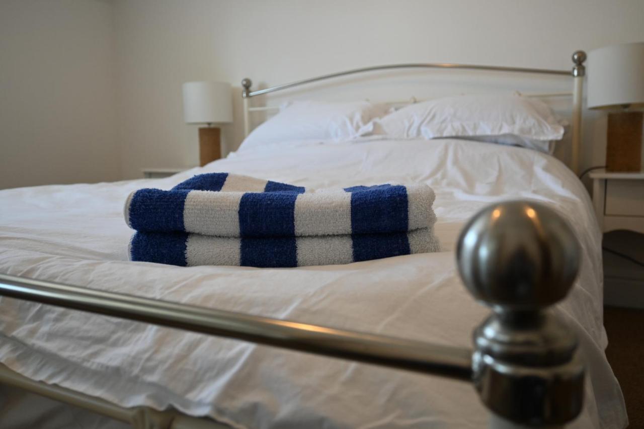 אקסמות' Apartment No. 8, 1 Bed, Sleeps 4 מראה חיצוני תמונה